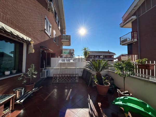 appartamento in vendita a Castel Gandolfo in zona Pavona