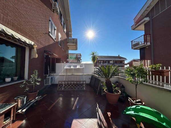 appartamento in vendita a Castel Gandolfo in zona Pavona