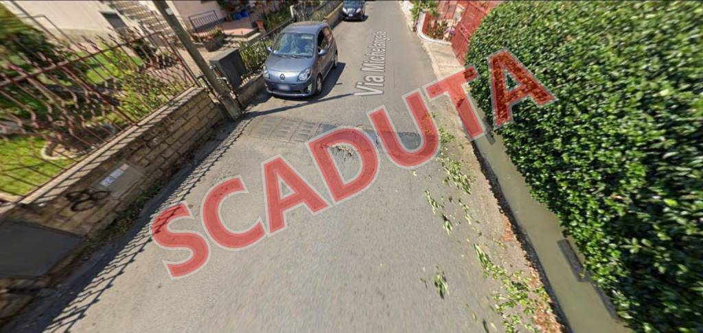 locale di sgombero in vendita a Castel Gandolfo in zona Pavona