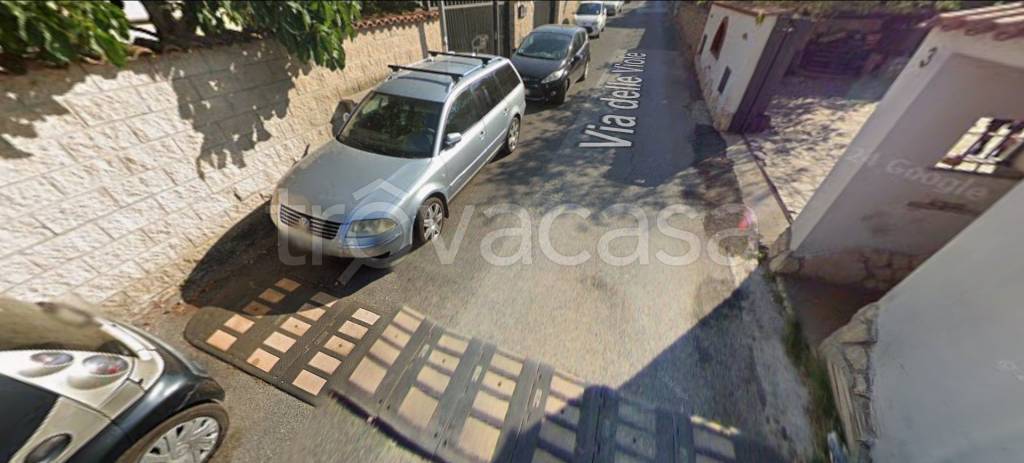 locale di sgombero in vendita a Castel Gandolfo in zona Pavona