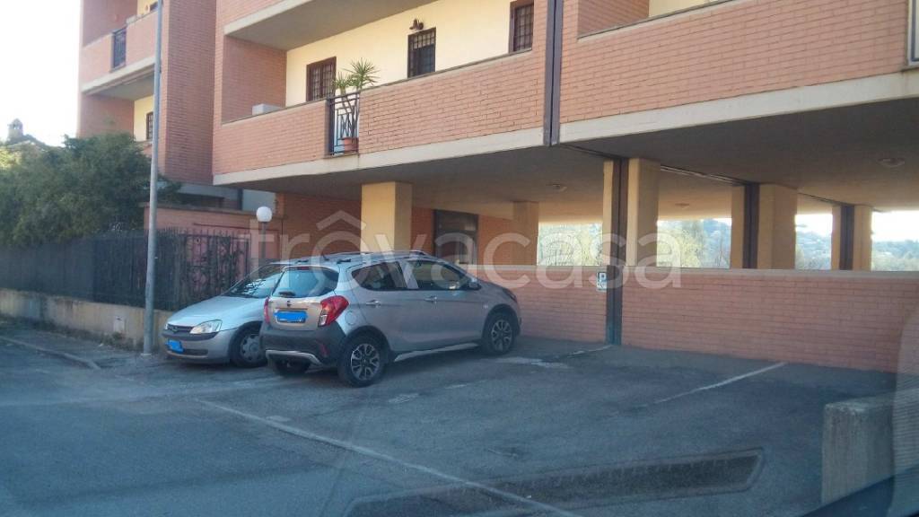 appartamento in vendita a Castel Gandolfo in zona Pavona