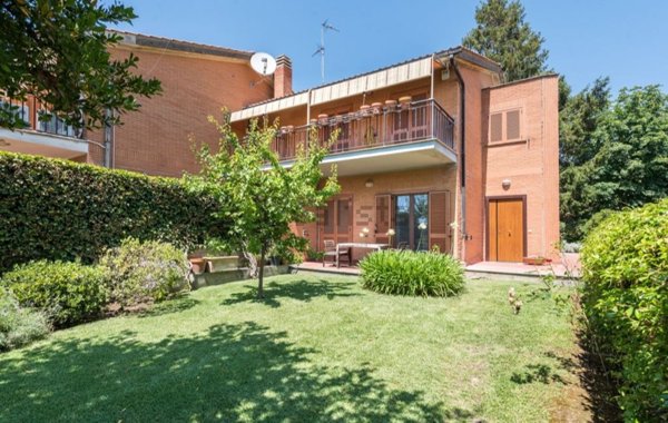 casa indipendente in vendita a Castel Gandolfo