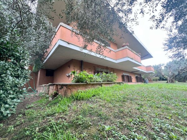 casa indipendente in vendita a Castel Gandolfo