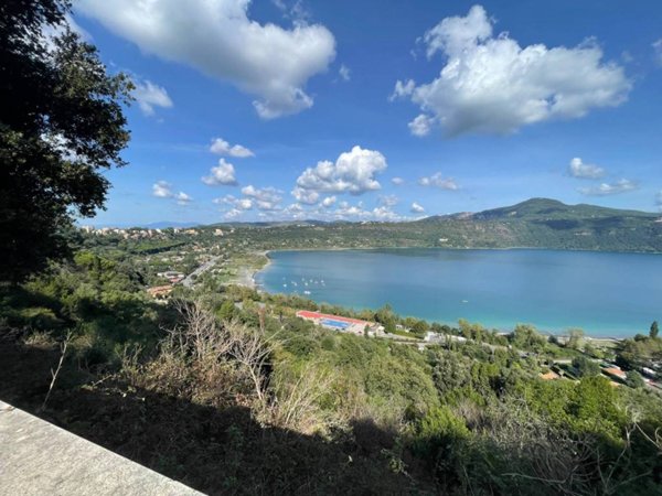 villa in vendita a Castel Gandolfo