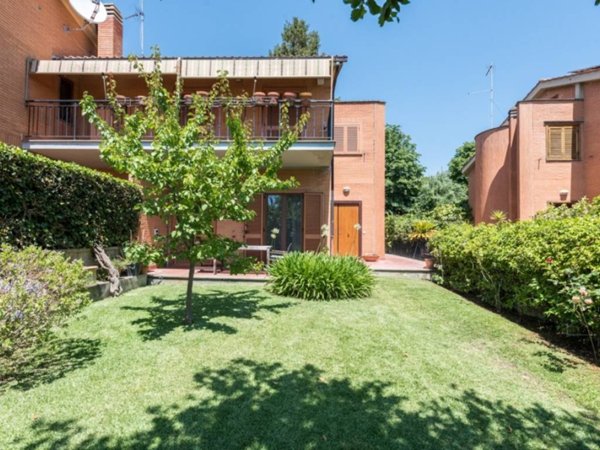 casa indipendente in vendita a Castel Gandolfo