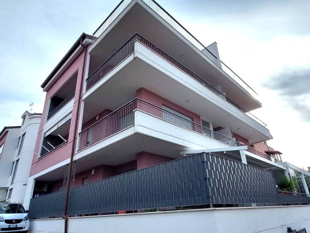 appartamento in vendita a Castel Gandolfo in zona Pavona