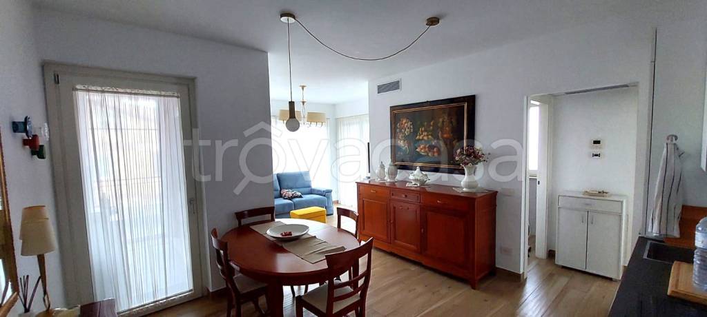 appartamento in vendita a Castel Gandolfo in zona Pavona