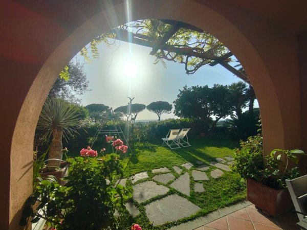 casa indipendente in vendita a Castel Gandolfo