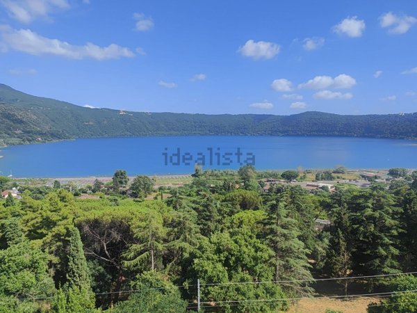 appartamento in vendita a Castel Gandolfo