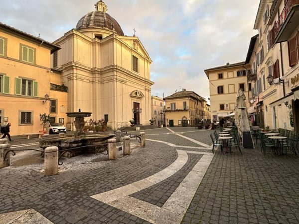 negozio in vendita a Castel Gandolfo