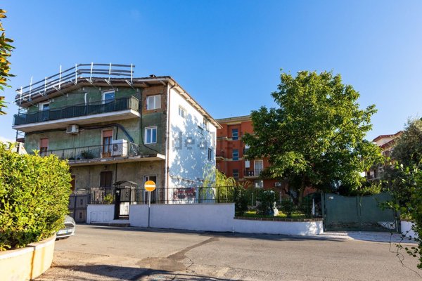 appartamento in vendita a Castel Gandolfo in zona Pavona