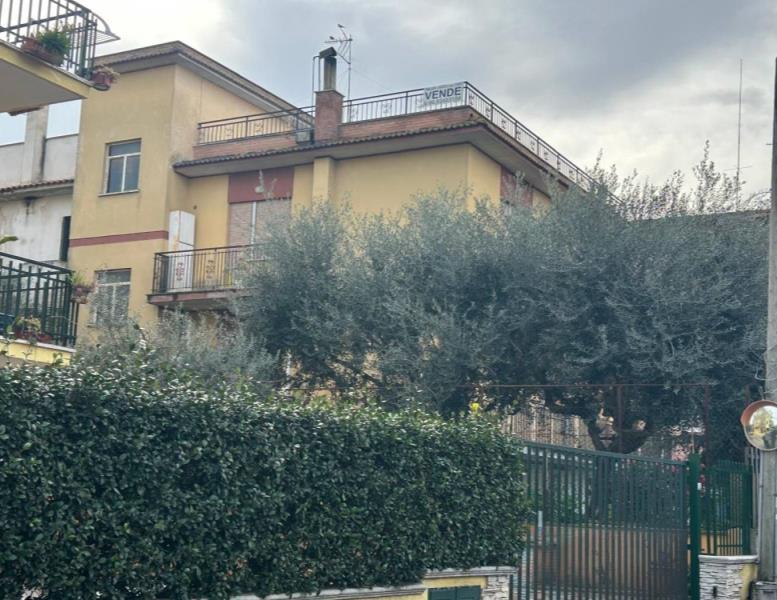 appartamento in vendita a Castel Gandolfo in zona Pavona