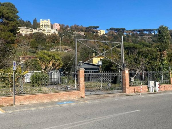 negozio in vendita a Castel Gandolfo