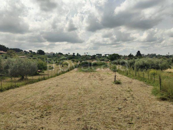 terreno edificabile in vendita a Castel Gandolfo