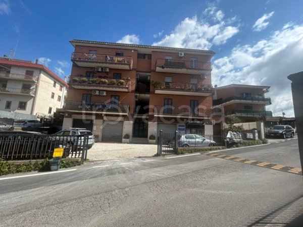 appartamento in vendita a Castel Gandolfo in zona Pavona