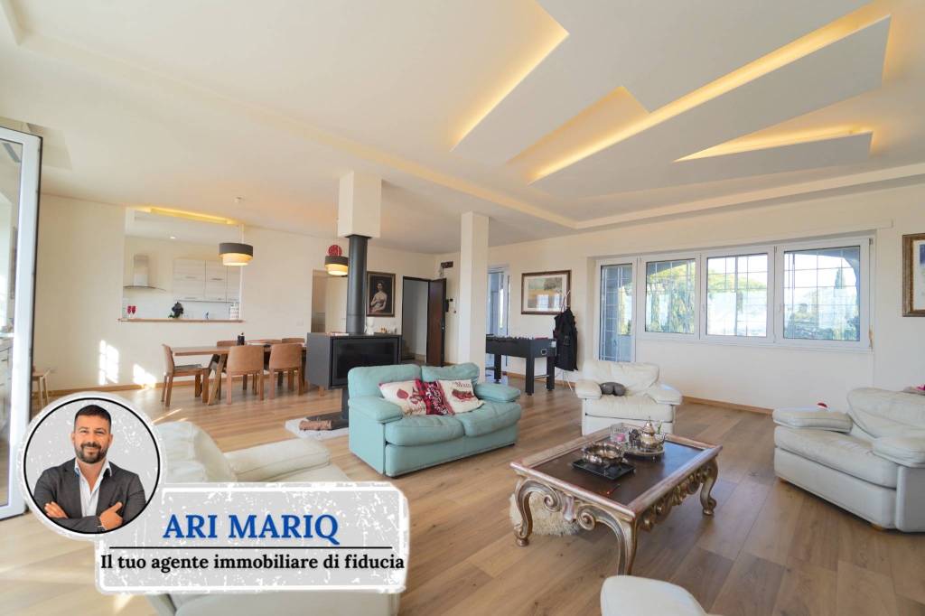 casa indipendente in vendita a Castel Gandolfo