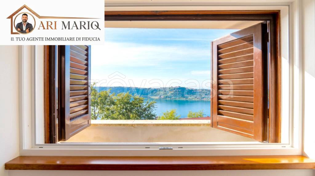 casa indipendente in vendita a Castel Gandolfo