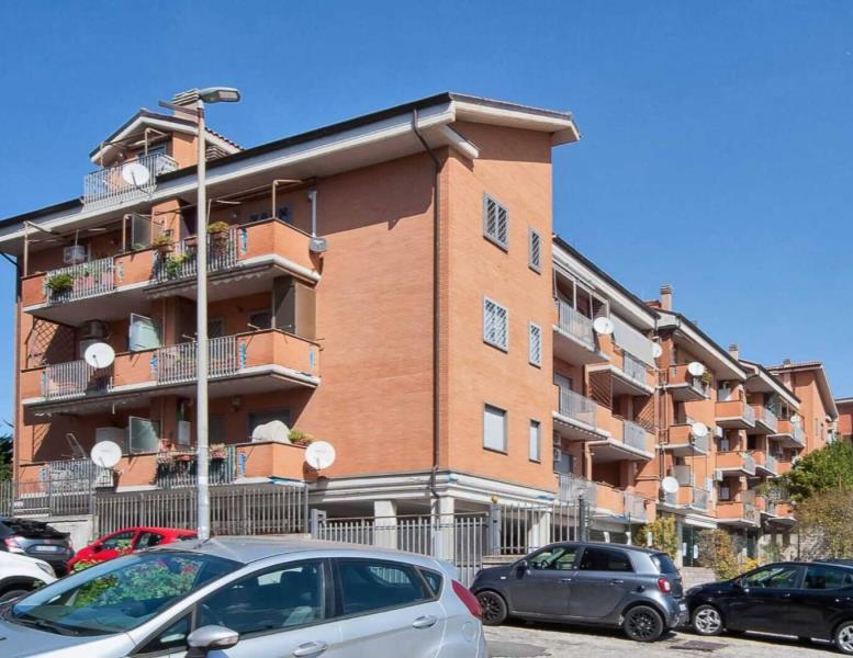 appartamento in vendita a Castel Gandolfo in zona Pavona