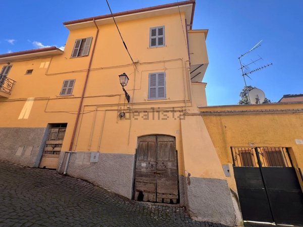 locale commerciale in vendita a Castel Gandolfo