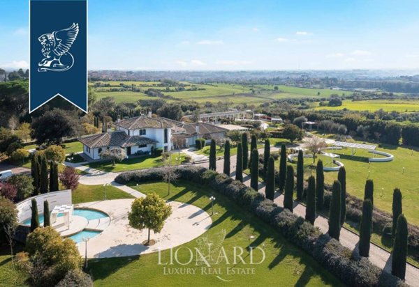 casa indipendente in vendita a Castel Gandolfo