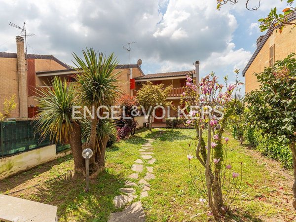 casa indipendente in vendita a Castel Gandolfo