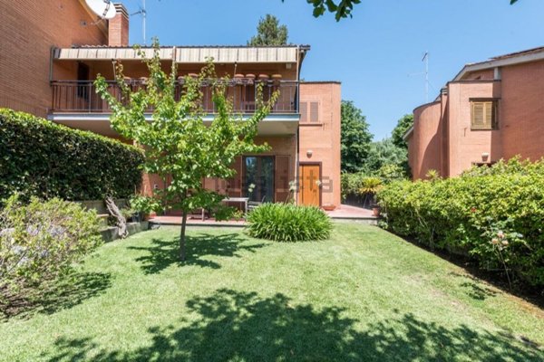 casa indipendente in vendita a Castel Gandolfo