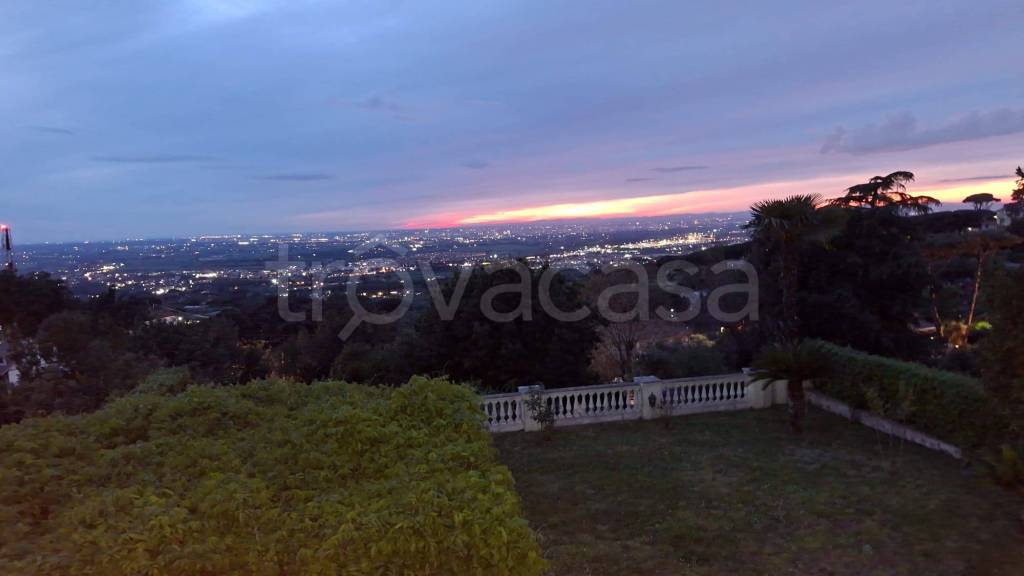 appartamento in vendita a Castel Gandolfo