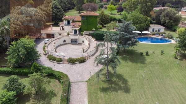 villa in vendita a Castel Gandolfo