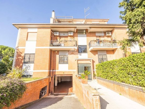 appartamento in vendita a Castel Gandolfo in zona Pavona