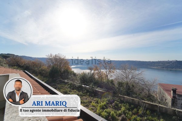casa indipendente in vendita a Castel Gandolfo