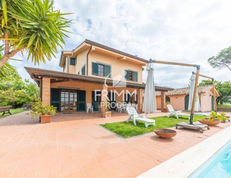 casa indipendente in vendita a Castel Gandolfo