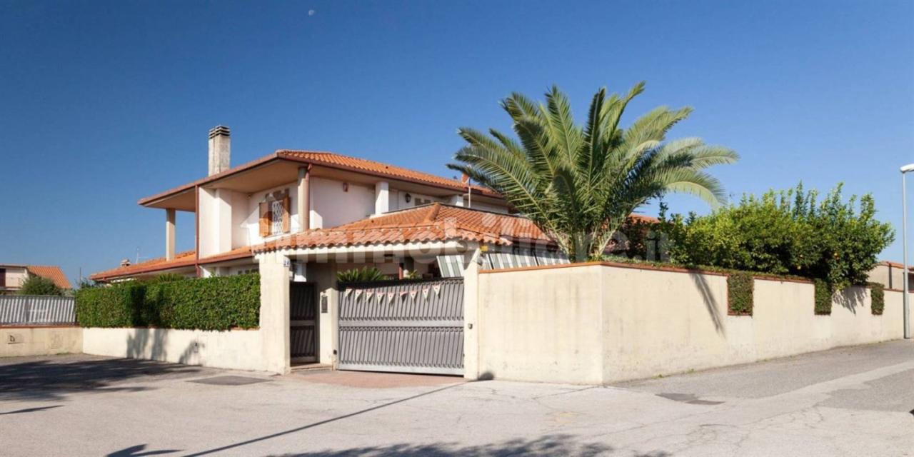 casa indipendente in vendita a Castel Gandolfo