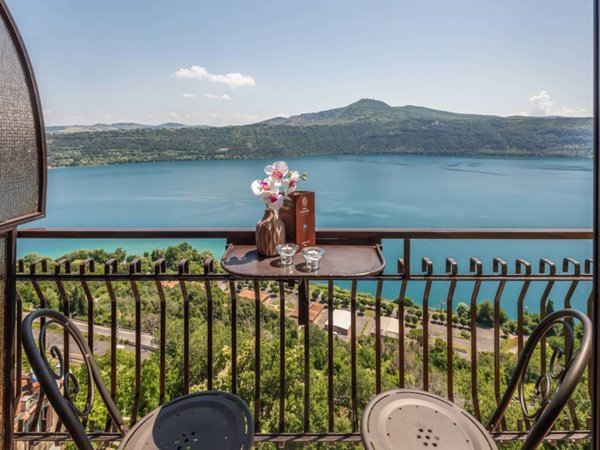negozio in vendita a Castel Gandolfo