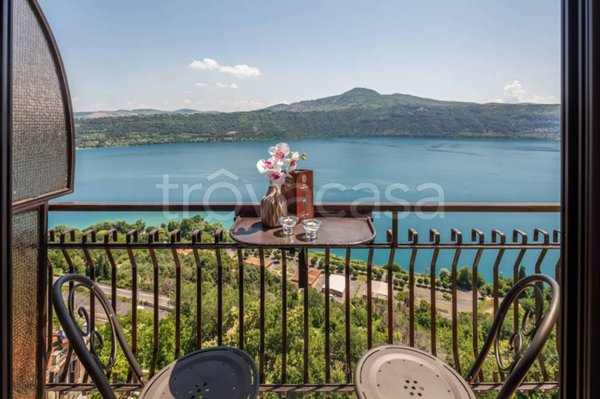 negozio in vendita a Castel Gandolfo