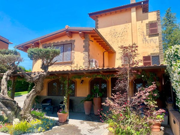 casa indipendente in vendita a Castel Gandolfo