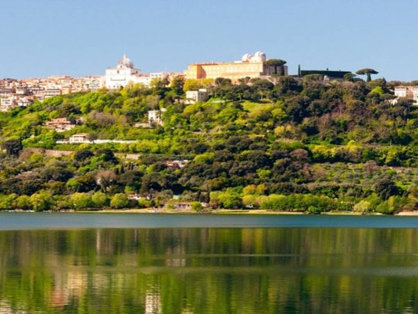 intera palazzina in vendita a Castel Gandolfo