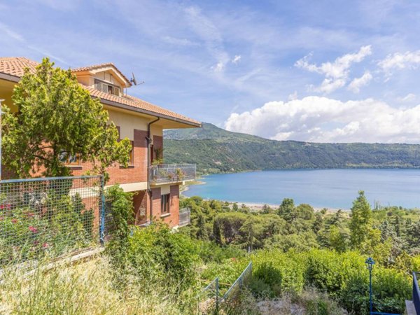 appartamento in vendita a Castel Gandolfo