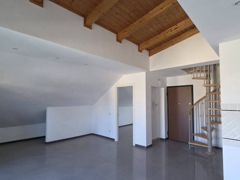 appartamento in vendita a Castel Gandolfo in zona Pavona