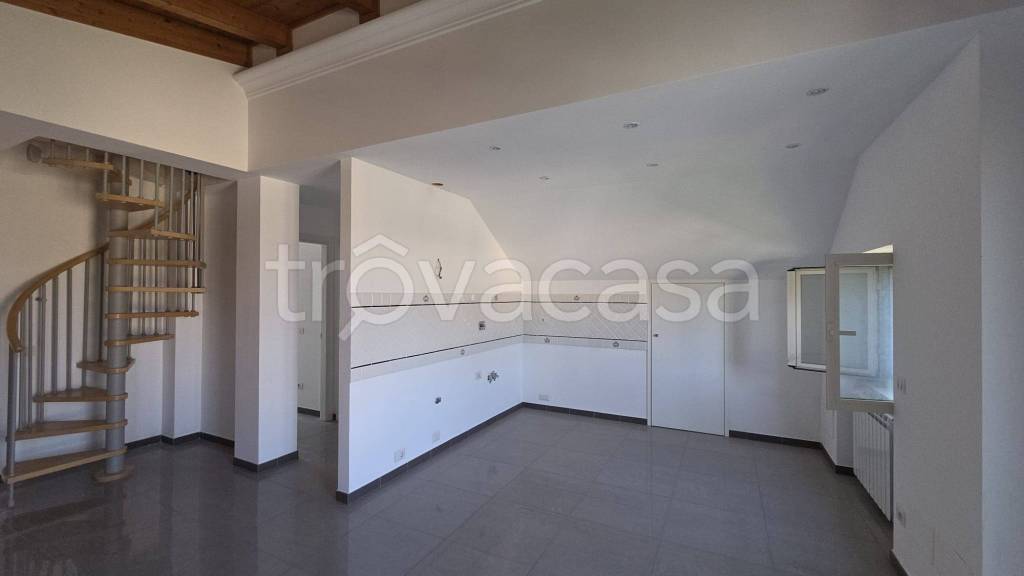 appartamento in vendita a Castel Gandolfo in zona Pavona