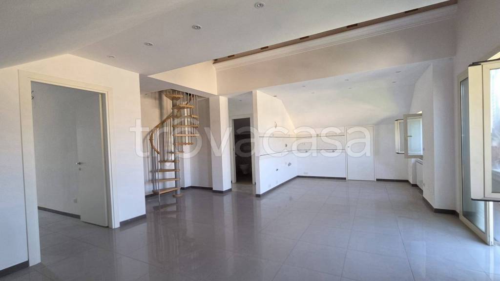appartamento in vendita a Castel Gandolfo in zona Pavona