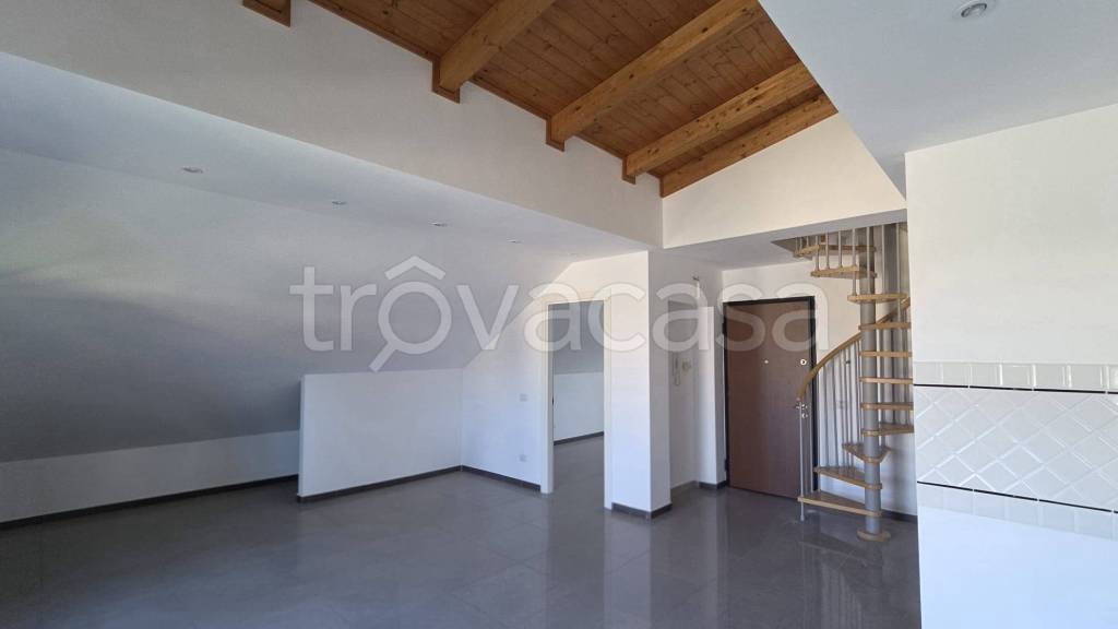 appartamento in vendita a Castel Gandolfo in zona Pavona