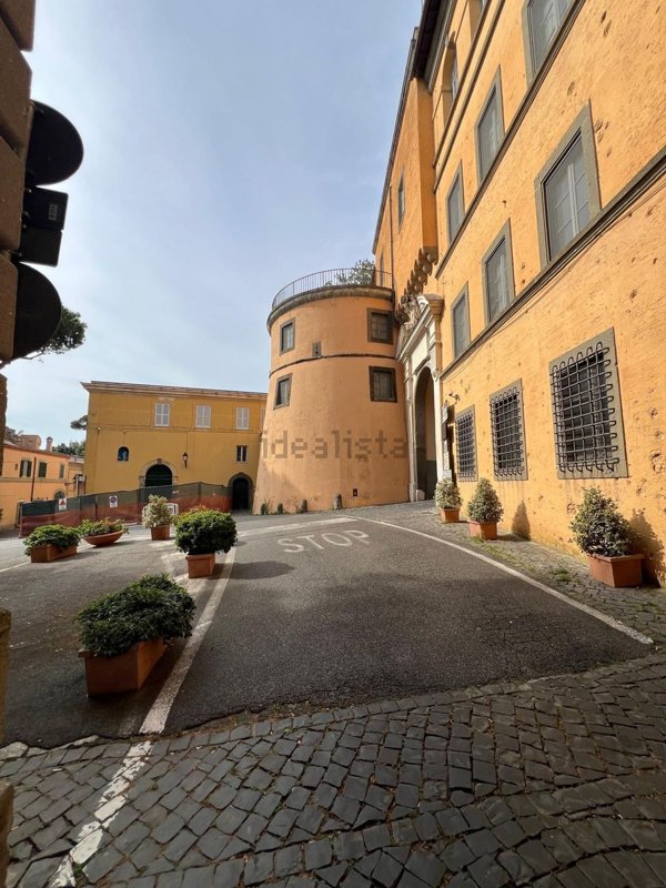 appartamento in vendita a Castel Gandolfo in zona Mole di Castel Gandolfo