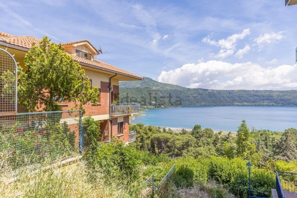 appartamento in vendita a Castel Gandolfo