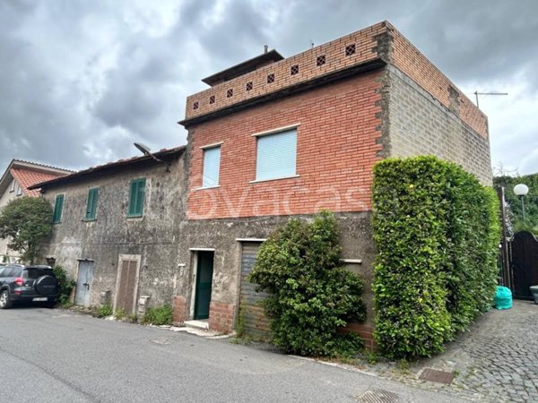 appartamento in vendita a Castel Gandolfo in zona Pavona