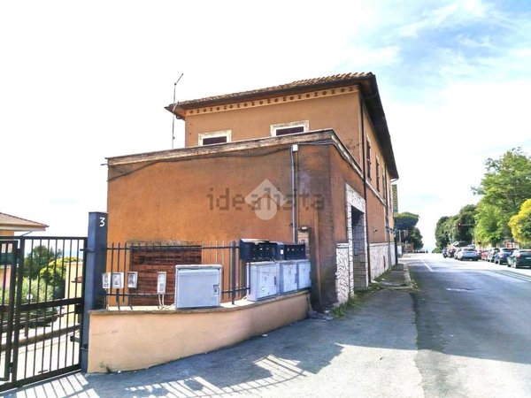 casa indipendente in vendita a Castel Gandolfo in zona Pavona