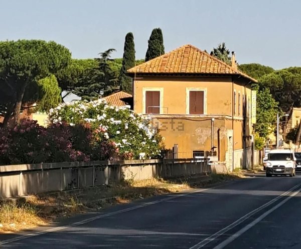 casa indipendente in vendita a Castel Gandolfo in zona Pavona