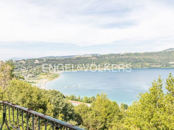 appartamento in vendita a Castel Gandolfo