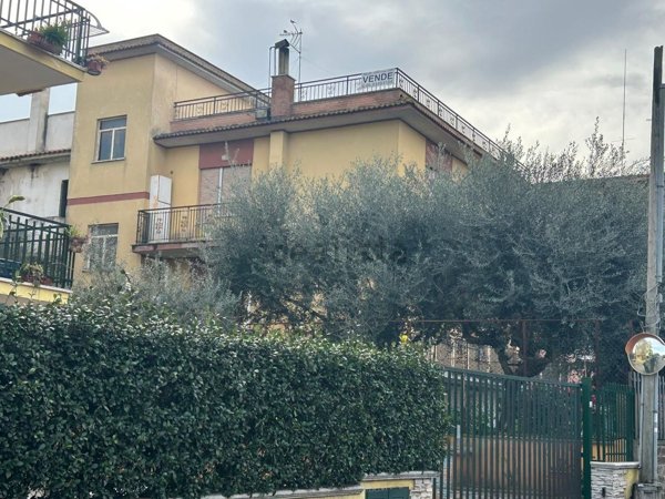 appartamento in vendita a Castel Gandolfo in zona Pavona