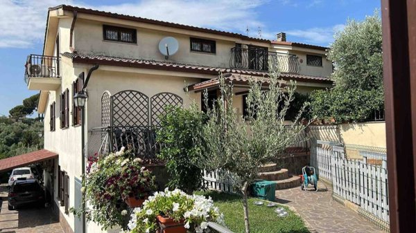 casa indipendente in vendita a Castel Gandolfo