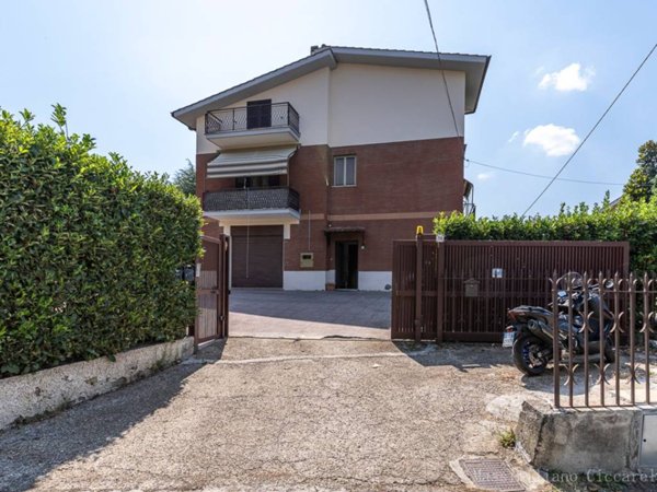 appartamento in vendita a Castel Gandolfo in zona Pavona
